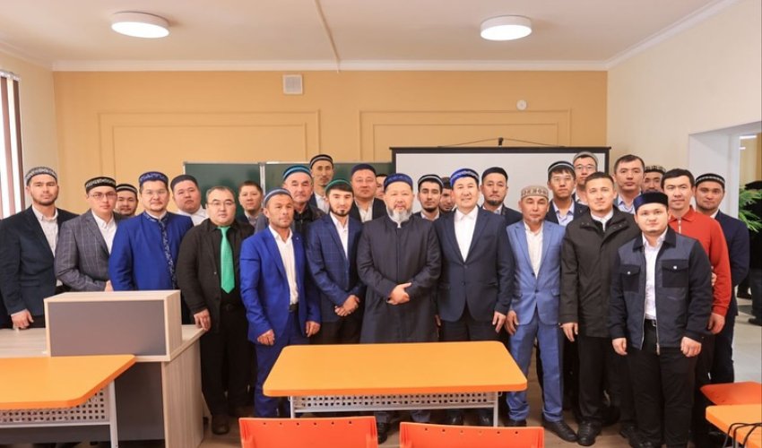 БАС МҮФТИ ИНСТИТУТ ШӘКІРТТЕРІНЕ ДӘРІС ОҚЫДЫ