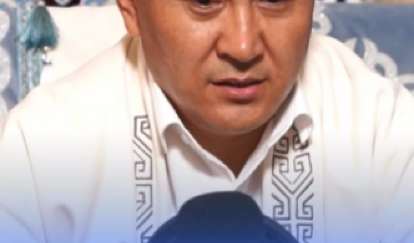 Батаменен ел көгерер Жаңбырменен жер көгерер