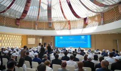 ТҮРКІСТАНДА ҚМДБ ТӨРАҒАСЫ «ҚОЖА АХМЕТ ЯСАУИ ЖӘНЕ ОНЫҢ РУХАНИ МҰРАСЫ» АТТЫ РЕСПУБЛИКАЛЫҚ КОНФЕРЕНЦИЯҒА ҚАТЫСТЫ
